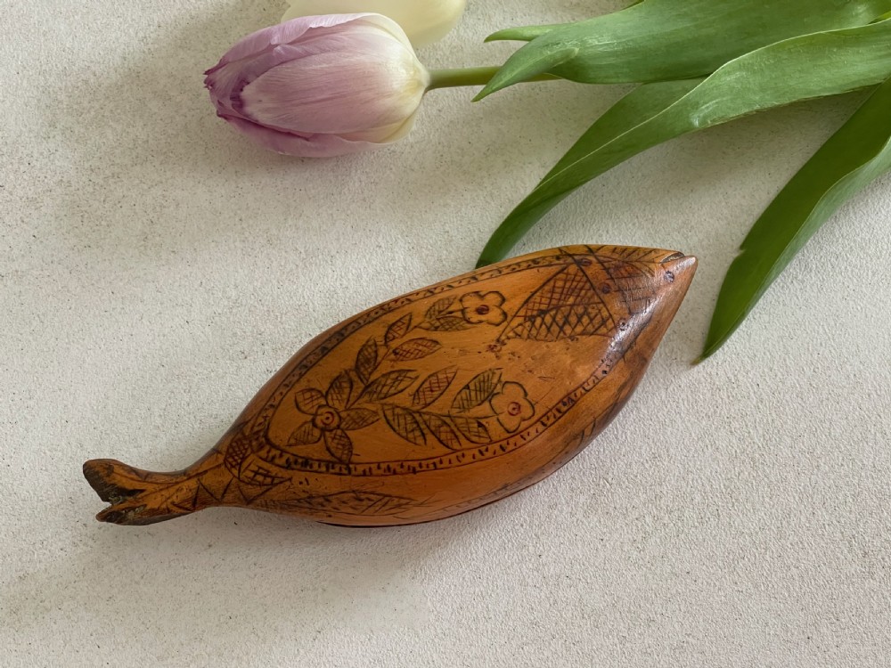 An Antique Fish Shaped  Snuff Box  View IV