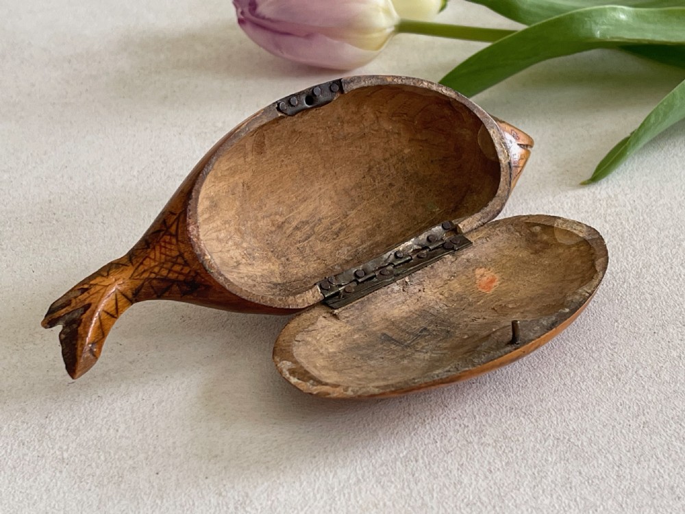 An Antique Fish Shaped  Snuff Box  View V