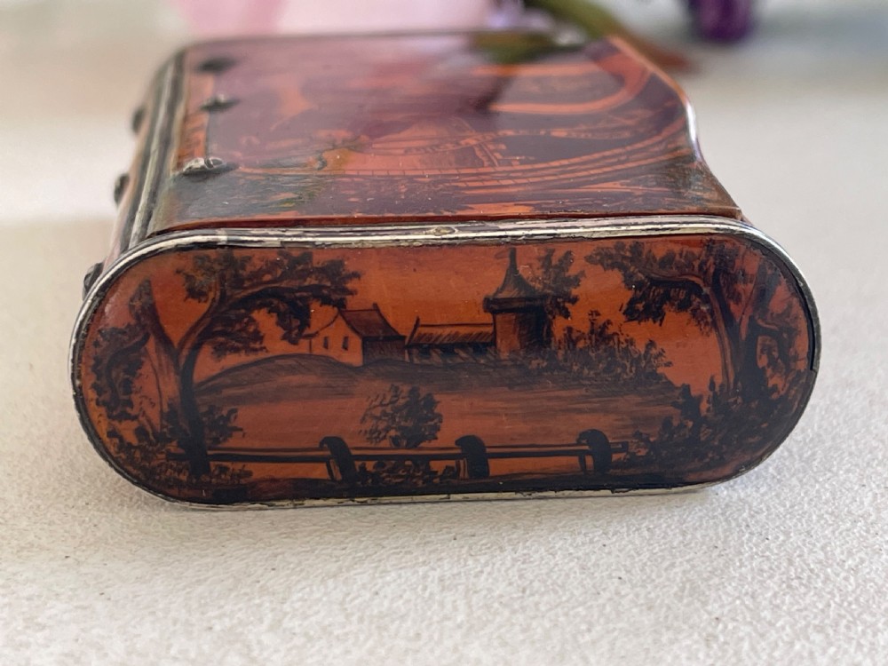 A rare penwork snuff box of exceptional quality - owned by Jean - Mathieu Nisen  View VI