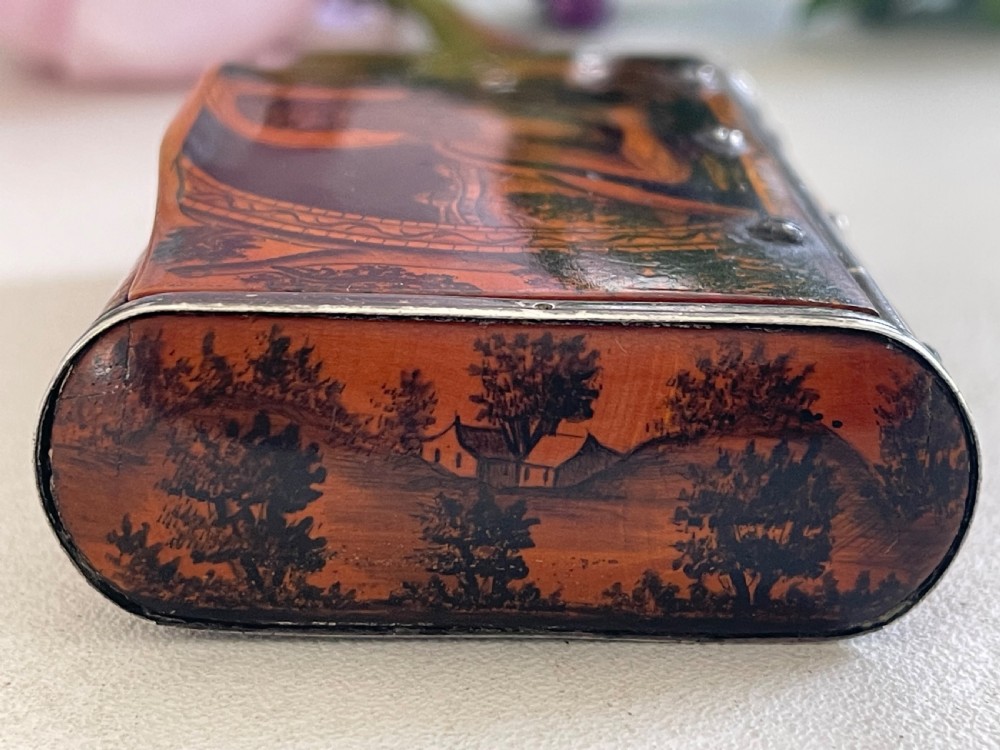 A rare penwork snuff box of exceptional quality - owned by Jean - Mathieu Nisen  View VII