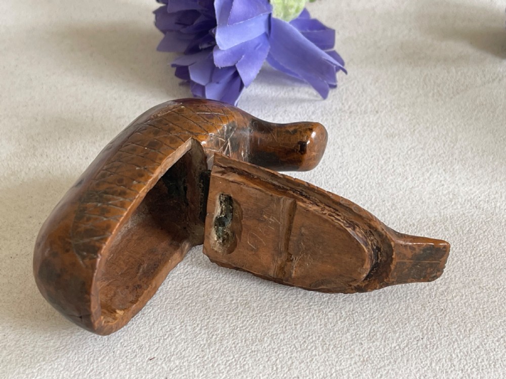 Antique Treen Folk Art Bird Snuff Box View III