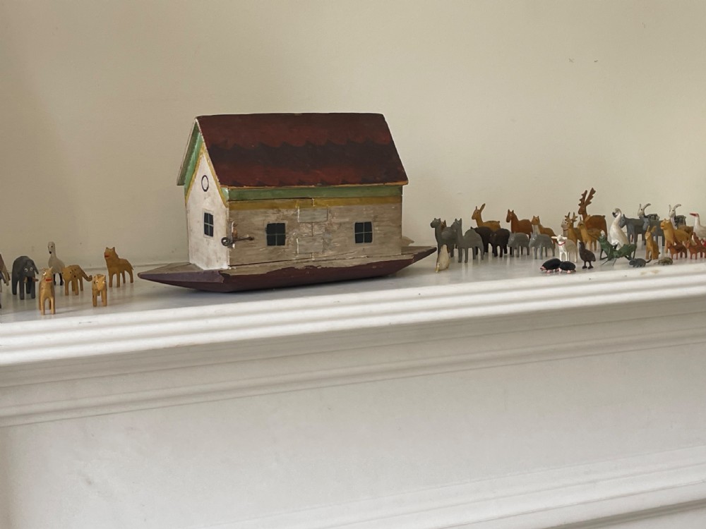 An Unusually Small Noahs Ark - approx 80 animals, birds & insects & 8 figures