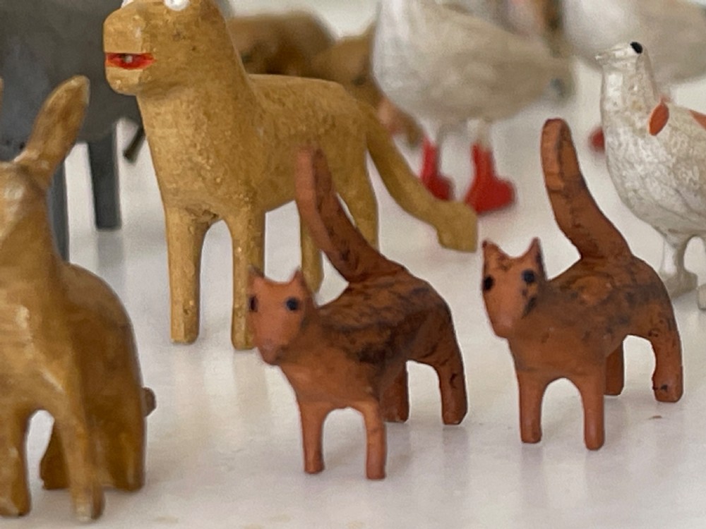 An Unusually Small Noahs Ark - approx 80 animals, birds & insects & 8 figures View V