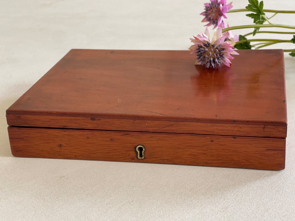Antique Paint Box - by Reeves & Son Ltd View IV