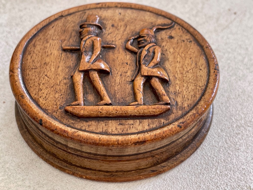 An Antique Carved Snuff Box - depicting two figures View VII