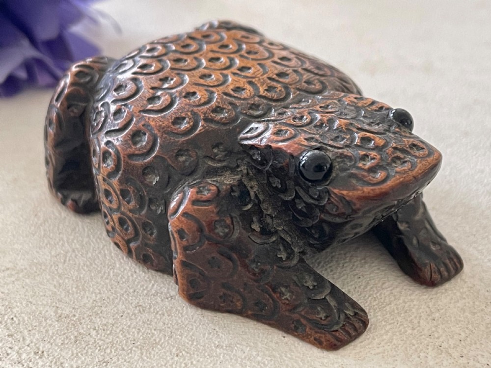 An Antique Frog Snuff Box