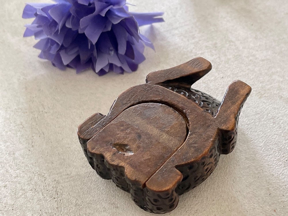 An Antique Frog Snuff Box View III