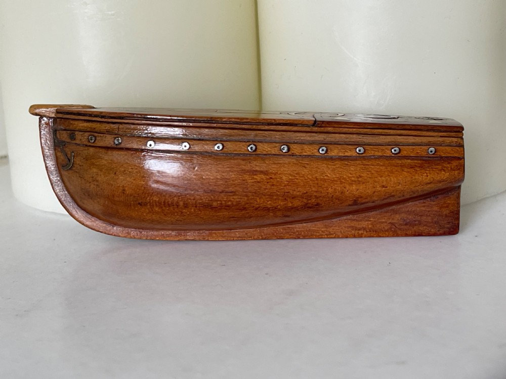 An Antique Puzzle Snuff Box - in the shape of a boat View III