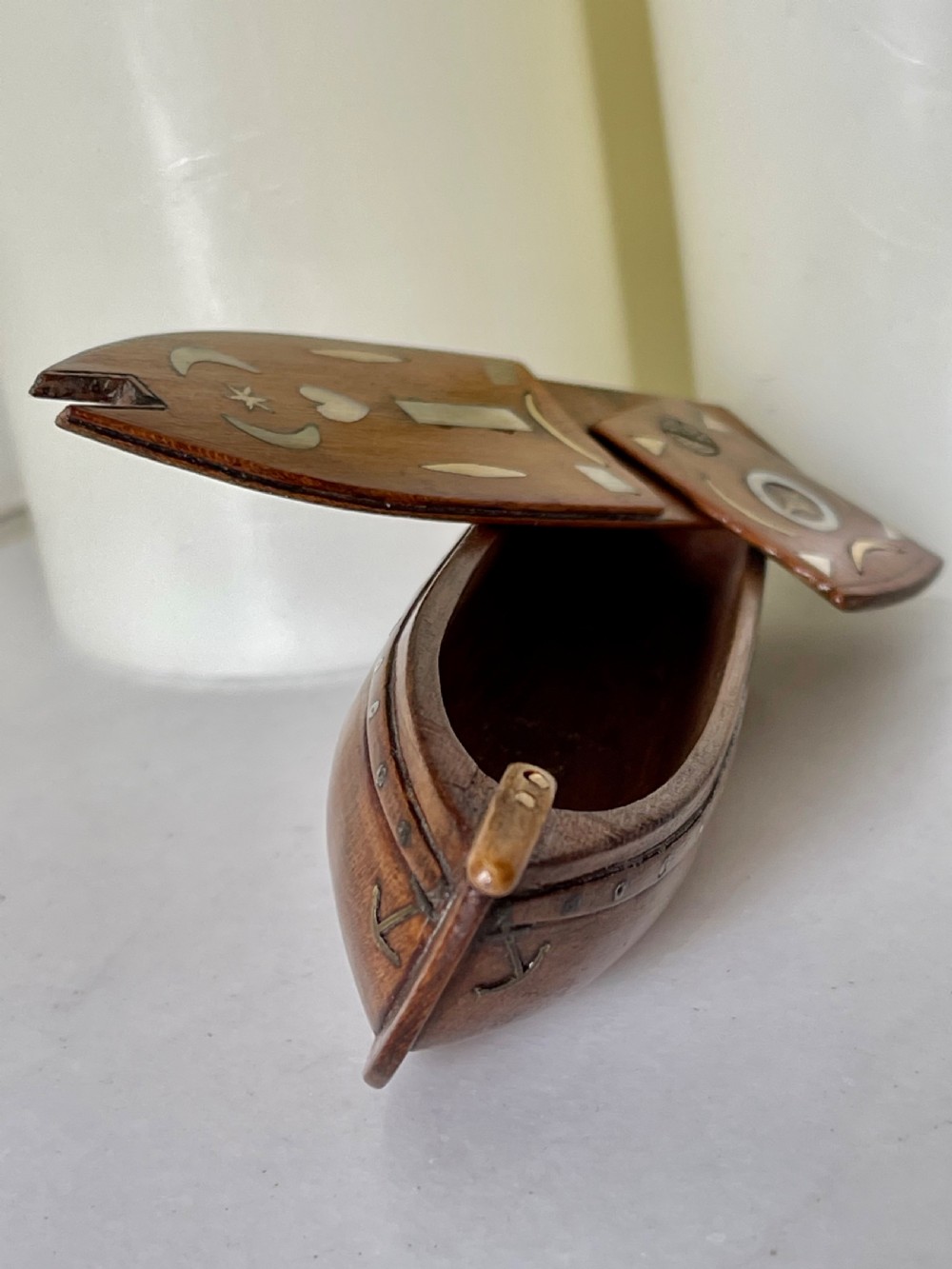 An Antique Puzzle Snuff Box - in the shape of a boat View VII