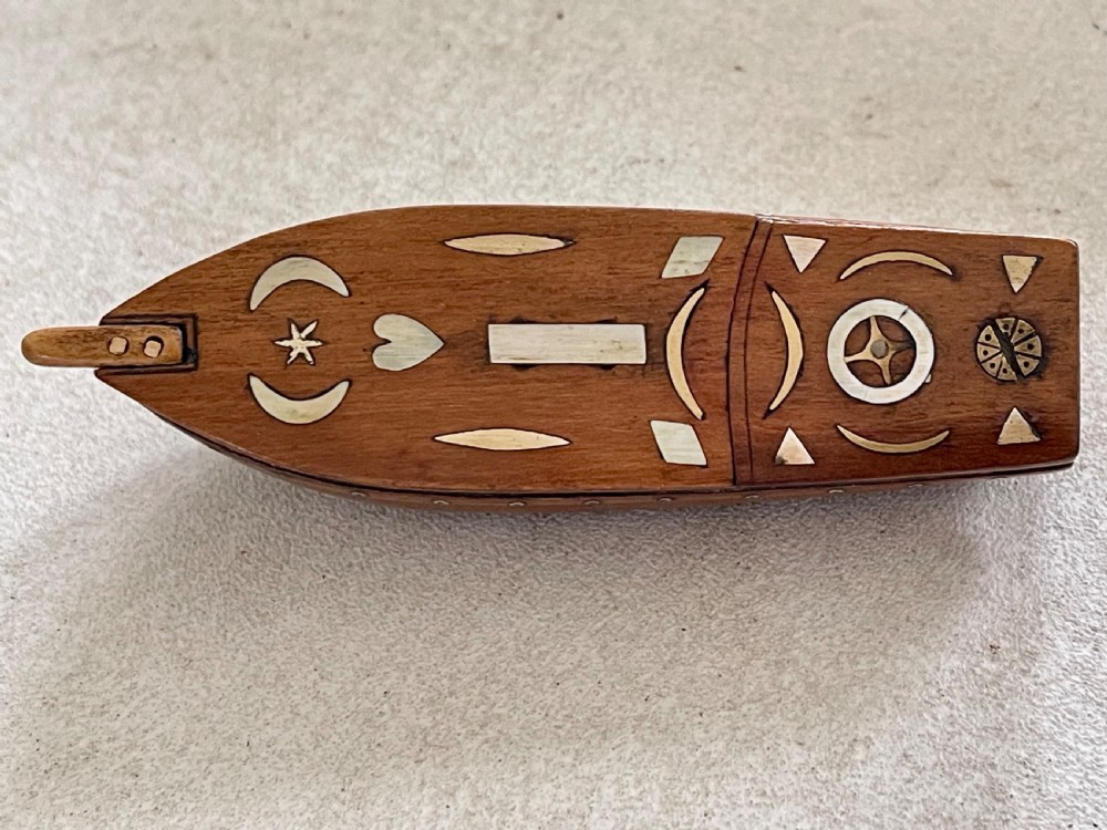 An Antique Puzzle Snuff Box - in the shape of a boat View XI