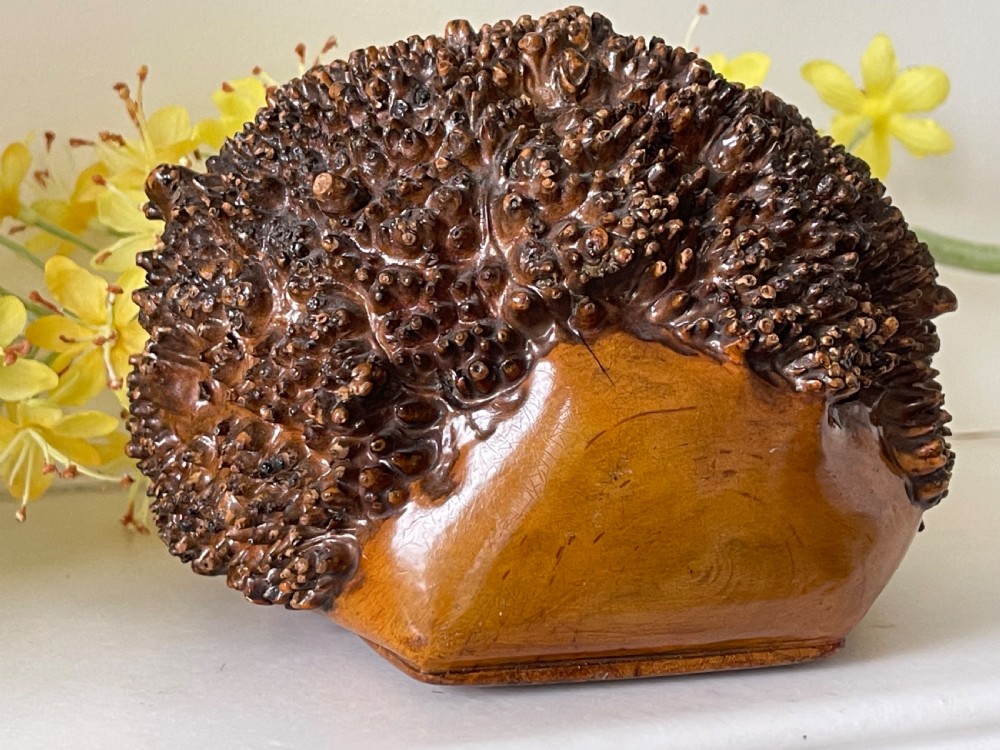 A n Impressive Large Antique  Table Burr Snuff Box View VII