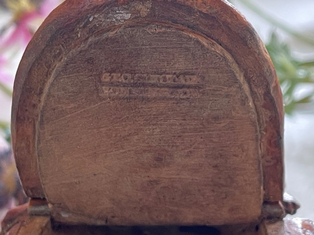 An Antique Treen Burr Root Table Snuff Box - makers name View V