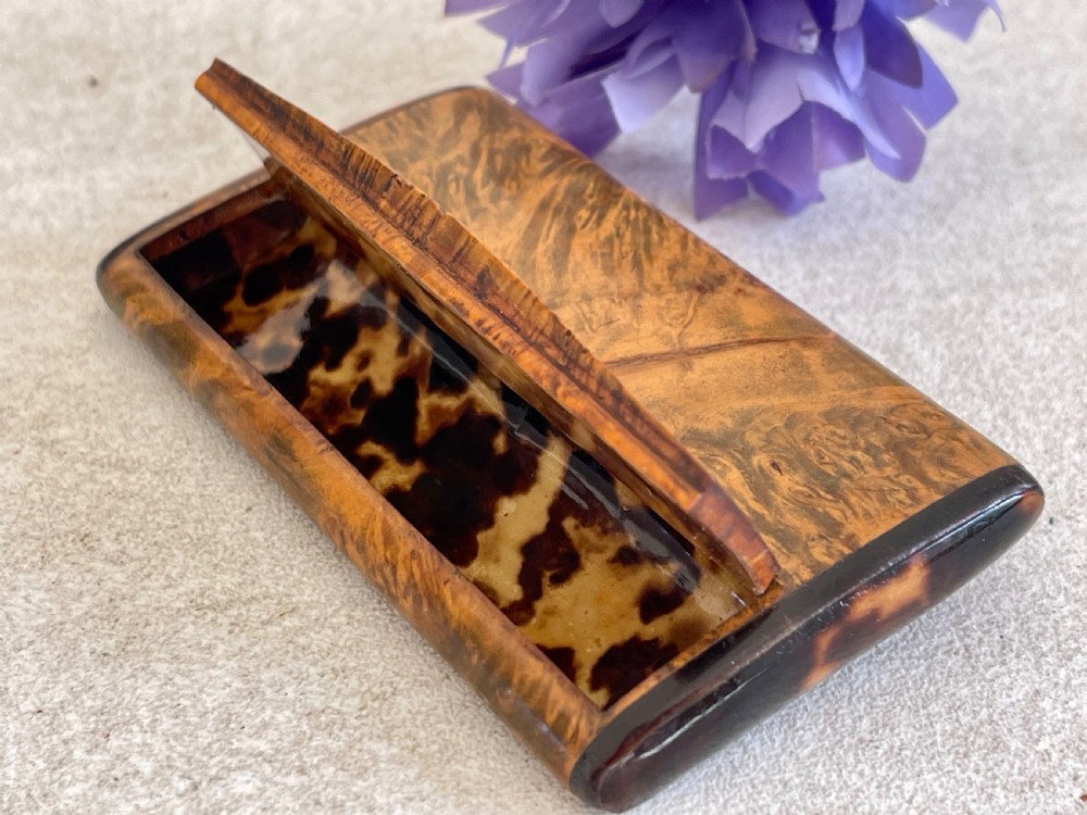 A Double-Sided Opening Snuff Box View VII