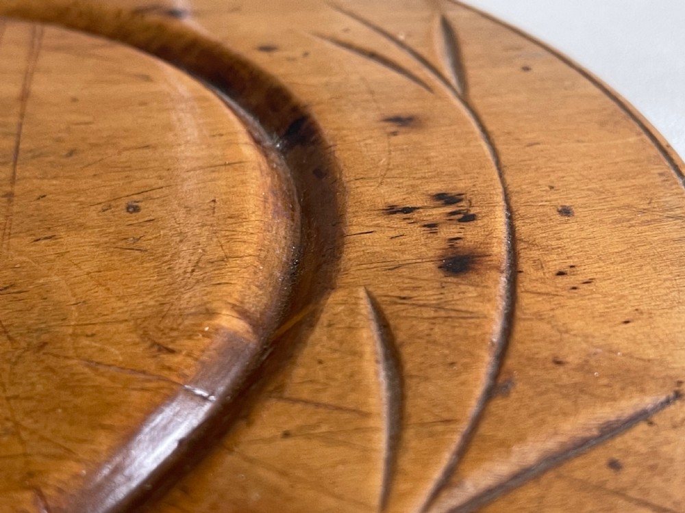 An Antique Treen Bread Board - small size View IV