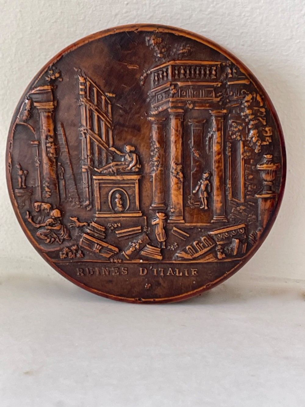 An Antique Pressed Wood Snuff Box - entitled  ' Ruines D' Italie'