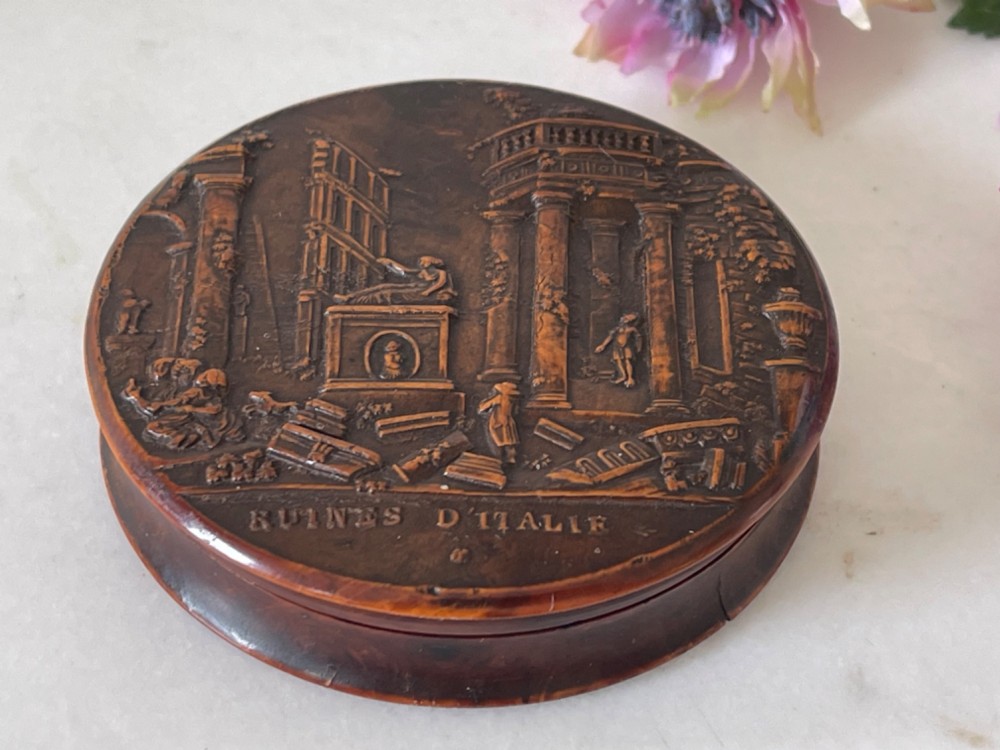 An Antique Pressed Wood Snuff Box - entitled  ' Ruines D' Italie' View IV