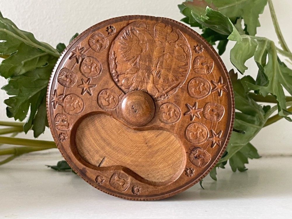 Antique Pressed Wood Misers Snuff Box- depicting birds, animals etc