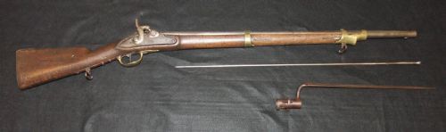 C1840'S FRENCH PERCUSSION CARBINE WITH SOCKET BAYONET - ADDITIONAL PHOTO 1