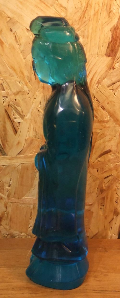 LARGE 19TH C TURQUOISE COLOUR PEKING GLASS QUANYIN - ADDITIONAL PHOTO 1