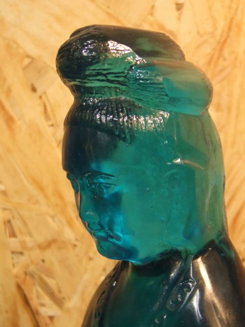 LARGE 19TH C TURQUOISE COLOUR PEKING GLASS QUANYIN - ADDITIONAL PHOTO 5