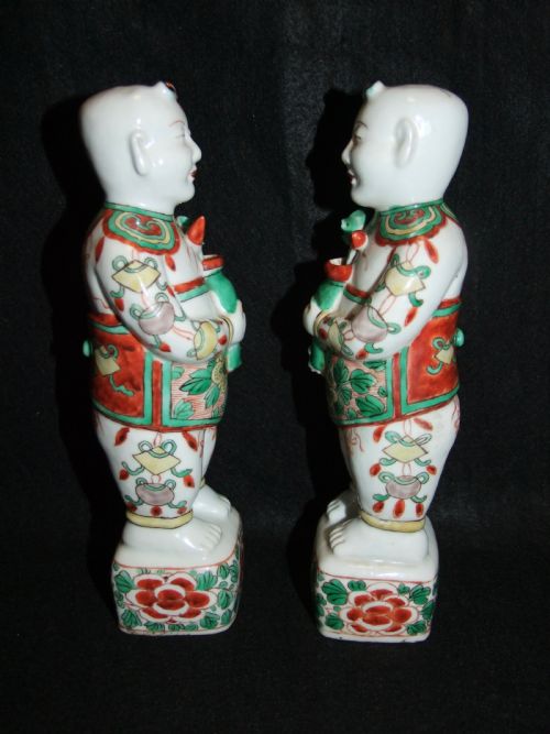PAIR OF KANGXI PERIOD CHINESE FAMILLE VERTE WUCAI HOHO BOY'S - ADDITIONAL PHOTO 2
