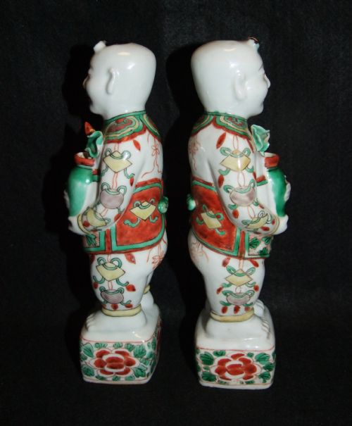 PAIR OF KANGXI PERIOD CHINESE FAMILLE VERTE WUCAI HOHO BOY'S - ADDITIONAL PHOTO 4