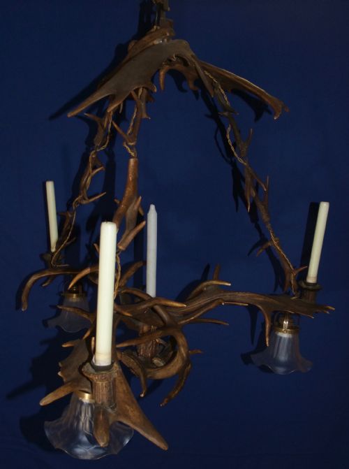 ANTIQUE RED ROE DEER ANTLER TRIANGLE CHANDELIER C 1930'S - ADDITIONAL PHOTO 2