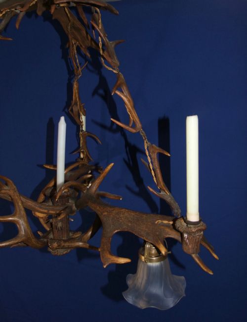 ANTIQUE RED ROE DEER ANTLER TRIANGLE CHANDELIER C 1930'S - ADDITIONAL PHOTO 6