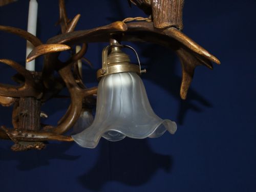 ANTIQUE RED ROE DEER ANTLER TRIANGLE CHANDELIER C 1930'S - ADDITIONAL PHOTO 8
