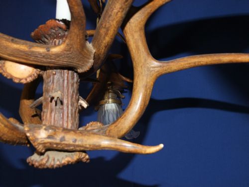ANTIQUE RED ROE DEER ANTLER TRIANGLE CHANDELIER C 1930'S - ADDITIONAL PHOTO 9
