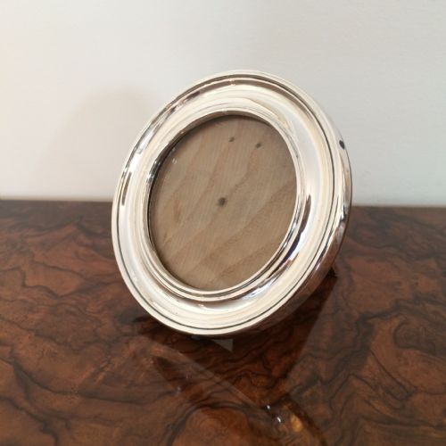 Circular Silver Photograph Frame