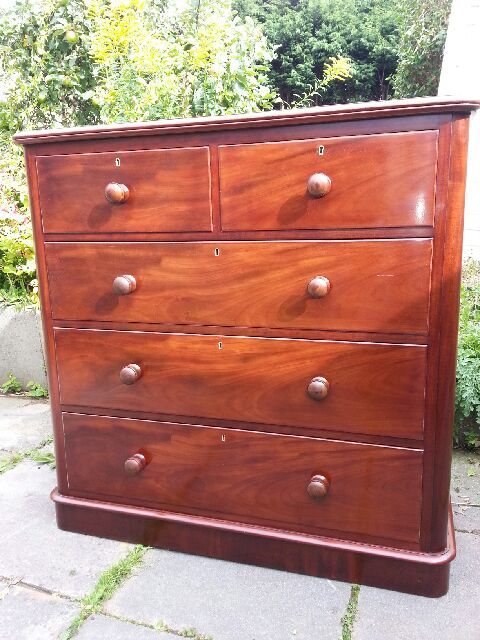 Superb Quality Victorian Chest of Drawers