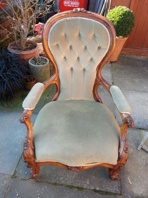Quality Victorain Walnut Ladies Armchair