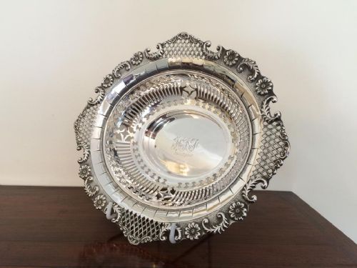Very Pretty & Large Silver Dish, Sheffield 1911
