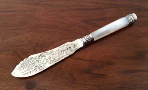 Beautiful Victorian Silver & Mother of Pearl Butter Knife