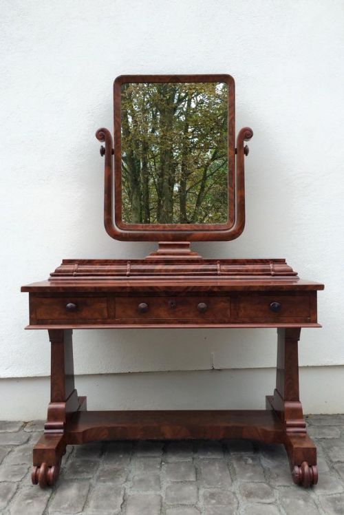 Victorian Mahogany Dressing Table