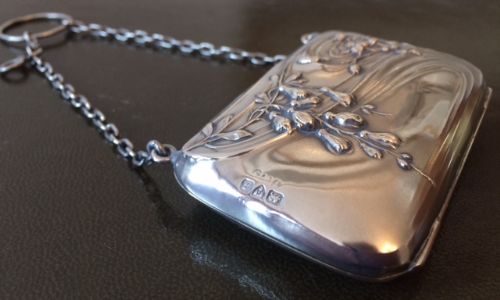 fig 1. Art Nouveau Silver Purse, hallmarked Chester 1918