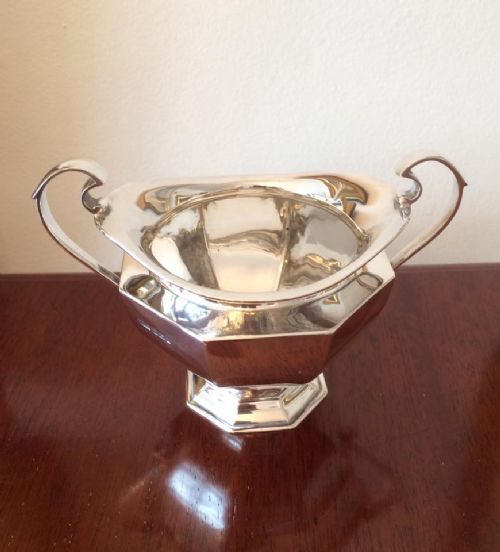 Quality Solid Silver Sugar Bowl by Maple & Co, Sheffield 1909.