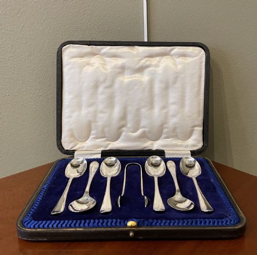 A Good Set of George V Solid Silver Teaspoons and Tongs
