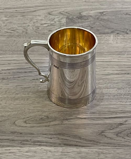 Heavy George V Solid Silver Half Pint Tankard by Z Barraclough & Sons, Hallmarked Sheffield 1919