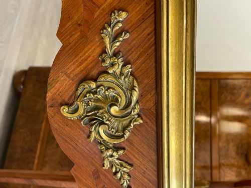 A FRENCH LATE 19TH CENTURY KINGWOOD ETAGERE WITH GLASS TRAY LINKE STYLE - ADDITIONAL PHOTO 3