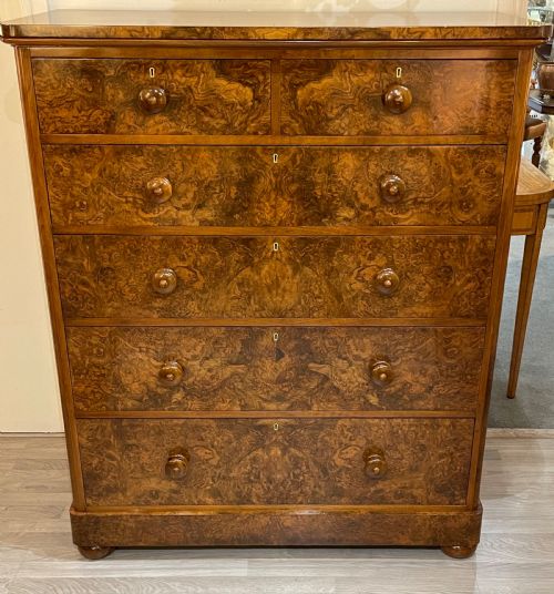 Victorian Burr Walnut Chest of Drawers