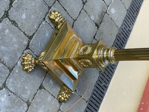 fig 1. Superb Quality Victorian Brass Standard Lamp by Hinks