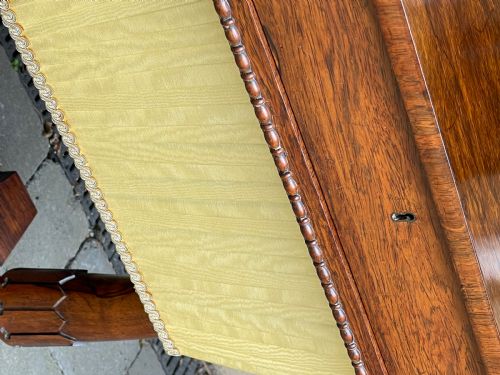 EARLY VICTORIAN ROSEWOOD SEWING TABLE MANNER OF GILLOWS - ADDITIONAL PHOTO 7