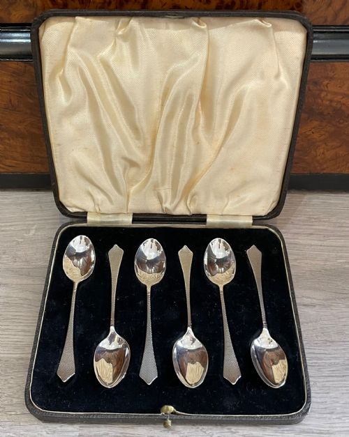 Set of Six Silver Engine Turned Art Deco Teaspoons Sheffield 1939