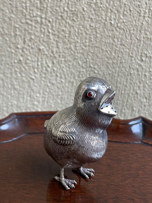 Early 20th Century Continental Silver Pepperette in Form of a Chick