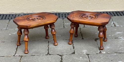 RARE PAIR OF REGENCY YEW WOOD CANDLE STAND STOOLS - ADDITIONAL PHOTO 2