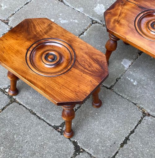 RARE PAIR OF REGENCY YEW WOOD CANDLE STAND STOOLS - ADDITIONAL PHOTO 4