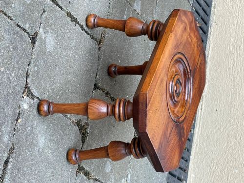 RARE PAIR OF REGENCY YEW WOOD CANDLE STAND STOOLS - ADDITIONAL PHOTO 6