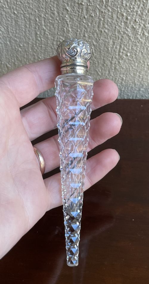 VICTORIAN SILVER MOUNTED AND CUT GLASS SCENT BOTTLE 1898 - ADDITIONAL PHOTO 2